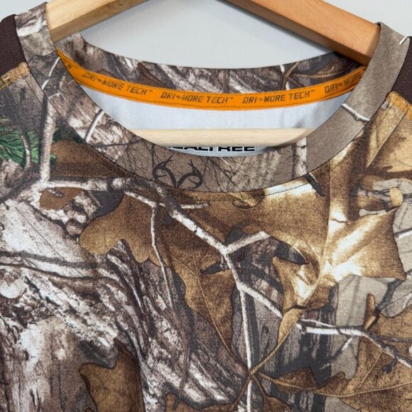 Realtree Short Sleeve Dri More Tech Camo Shirt Men's Medium Camouflage Hunting - Picture 6 of 11